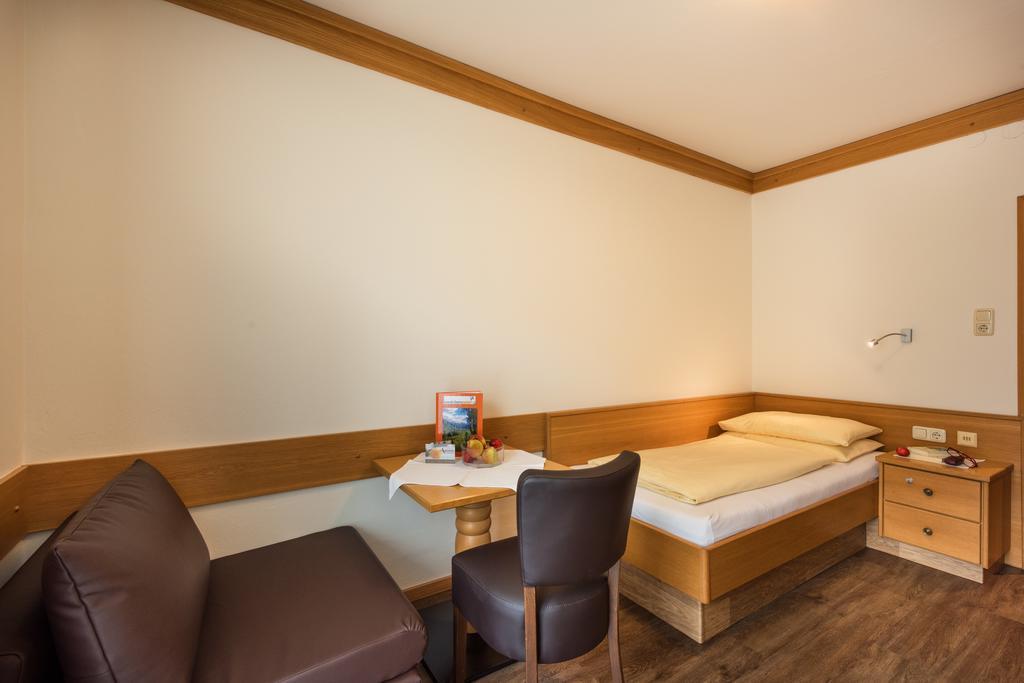 Hotel Alpenhof - New Sauna Area Bad Hofgastein Quarto foto